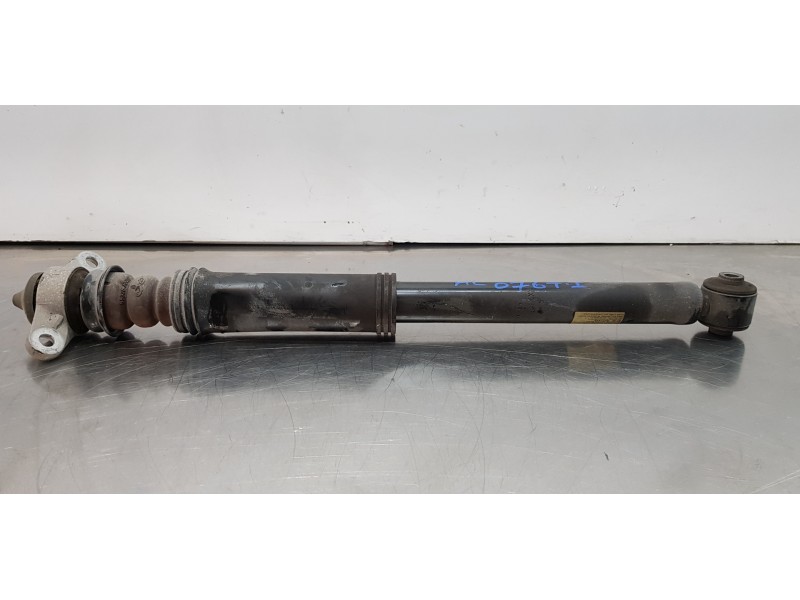 Recambio de amortiguador trasero izquierdo para kia rio (yb) drive referencia OEM IAM 55310H8250   Recambio de amortiguador trasero izquierdo para kia rio (yb) drive referencia OEM IAM 55310H8250