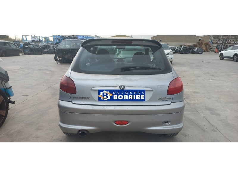 peugeot 206 berlina del año 2000