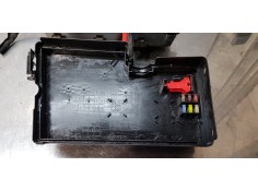 Recambio de caja reles / fusibles para volvo v40 basis referencia OEM IAM AV6T14A142AA   2