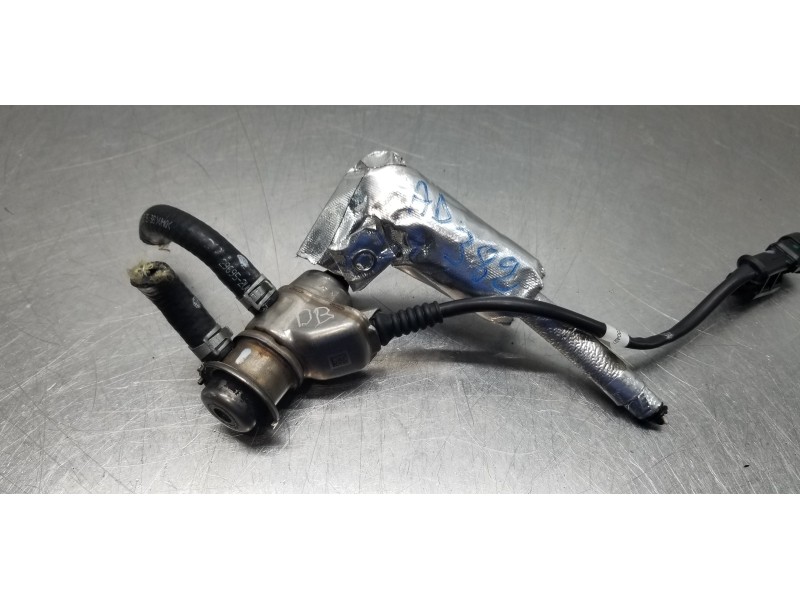 Recambio de inyector para hyundai tucson tecno sky referencia OEM IAM 296302U100 044402515C 