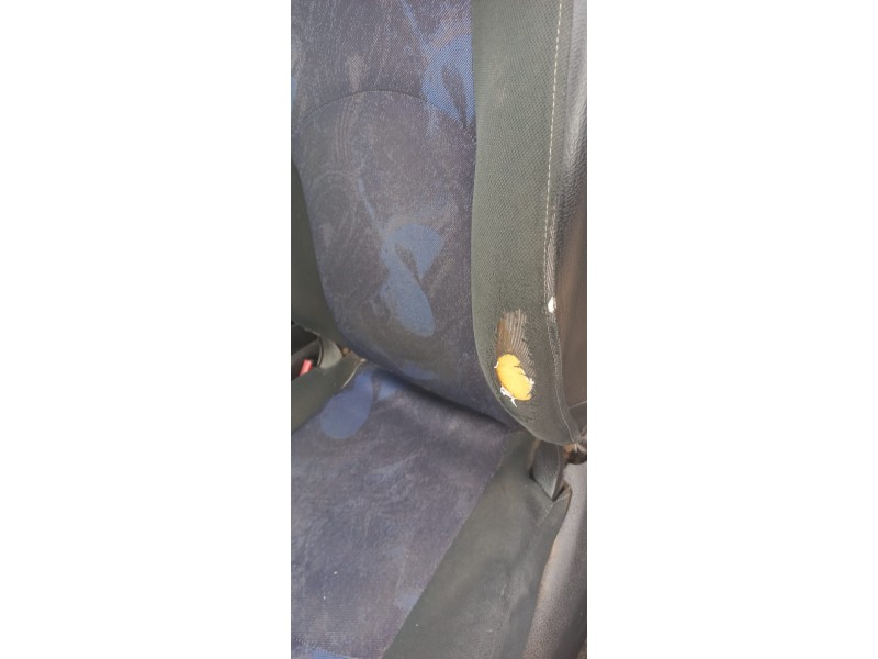 peugeot 206 berlina del año 2000