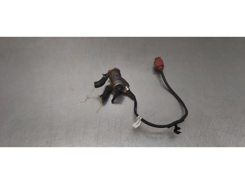 Recambio de inyector para volkswagen caddy furgón/kombi furgón referencia OEM IAM 04L131113P  