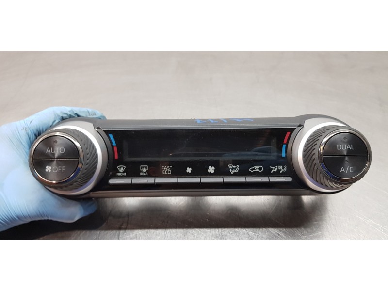Recambio de mando climatizador para toyota rav 4 plug-in hybrid advance referencia OEM IAM 5590042640  