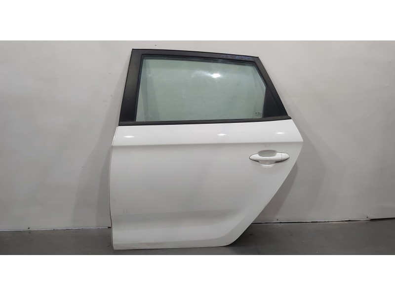 Recambio de puerta trasera izquierda para kia carens ( ) concept referencia OEM IAM 77003A4000  