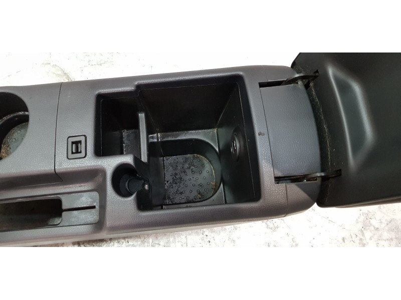 Recambio de apoyabrazos central para nissan qashqai (j10) visia referencia OEM IAM 96910JD03E   Recambio de apoyabrazos central para nissan qashqai (j10) visia referencia OEM IAM 96910JD03E