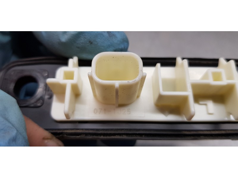 Recambio de maneta exterior porton para toyota rav 4 plug-in hybrid advance referencia OEM IAM 8484047040  