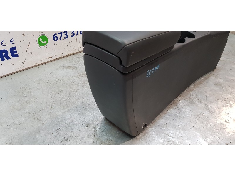 Recambio de apoyabrazos central para nissan qashqai (j10) visia referencia OEM IAM 96910JD03E   Recambio de apoyabrazos central para nissan qashqai (j10) visia referencia OEM IAM 96910JD03E