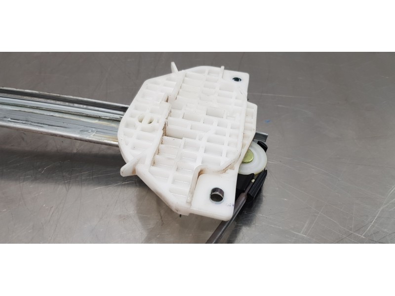 Recambio de elevalunas delantero derecho para kia rio (yb) drive referencia OEM IAM 82402H8100   Recambio de elevalunas delantero derecho para kia rio (yb) drive referencia OEM IAM 82402H8100