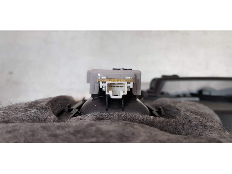 Recambio de guarnecido porton trasero para kia carens ( ) concept referencia OEM IAM 85743A4030  