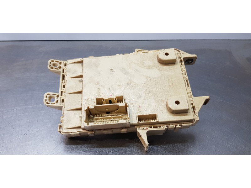 Recambio de caja reles / fusibles para kia carens ( ) emotion referencia OEM IAM 91950A4510  