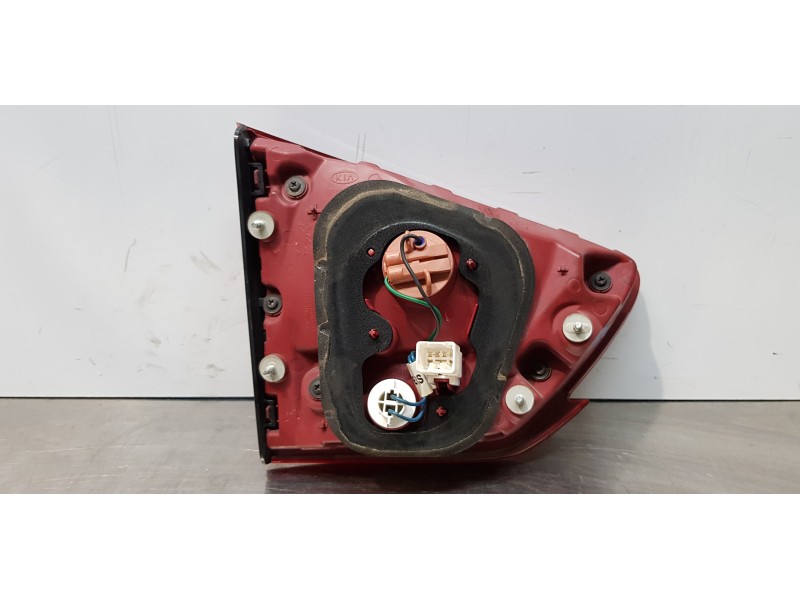 Recambio de piloto trasero derecho interior para kia carens ( ) concept referencia OEM IAM 92404A4500  