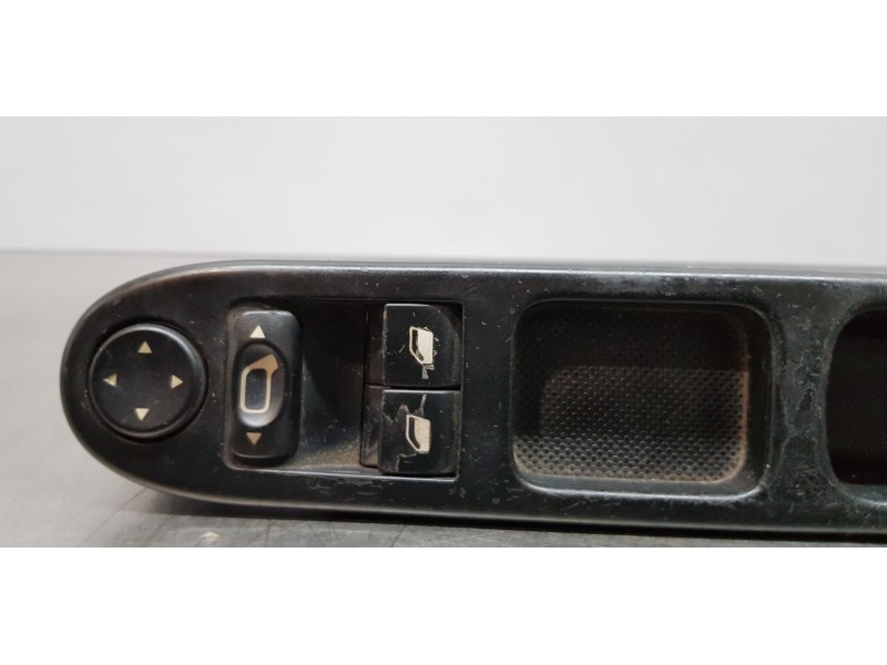 Recambio de mando elevalunas delantero izquierdo para peugeot 307 berlina (s2) x-line referencia OEM IAM 96351622XT  