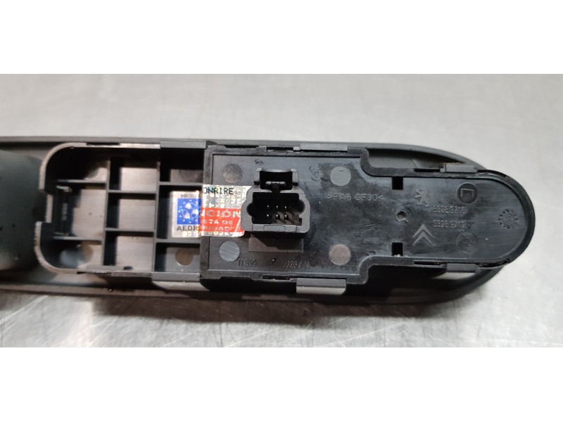 Recambio de mando elevalunas delantero izquierdo para peugeot 307 berlina (s2) x-line referencia OEM IAM 96351622XT  