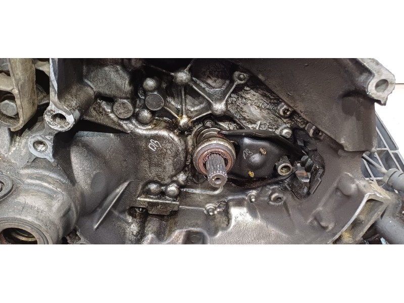 Recambio de caja cambios para peugeot 207 sw confort referencia OEM IAM 20CQ20  