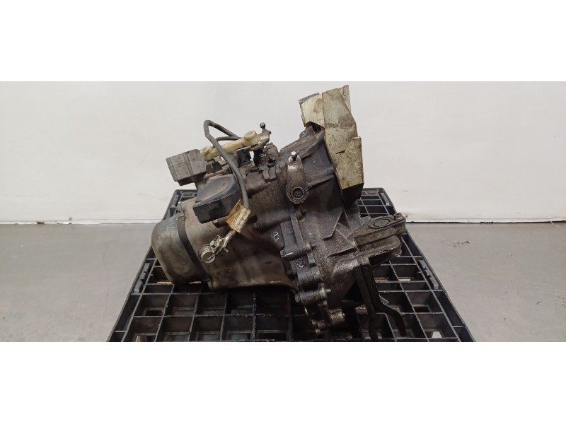 Recambio de caja cambios para peugeot 207 sw confort referencia OEM IAM 20CQ20  