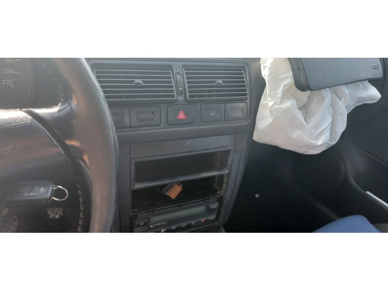 volkswagen golf iv berlina (1j1) del año 2000