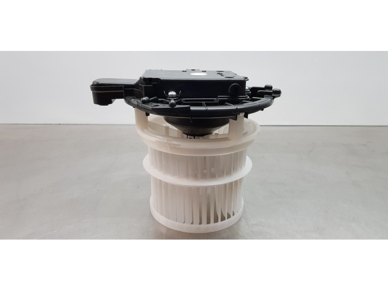 Recambio de motor calefaccion para toyota rav 4 plug-in hybrid advance referencia OEM IAM 8710342120  
