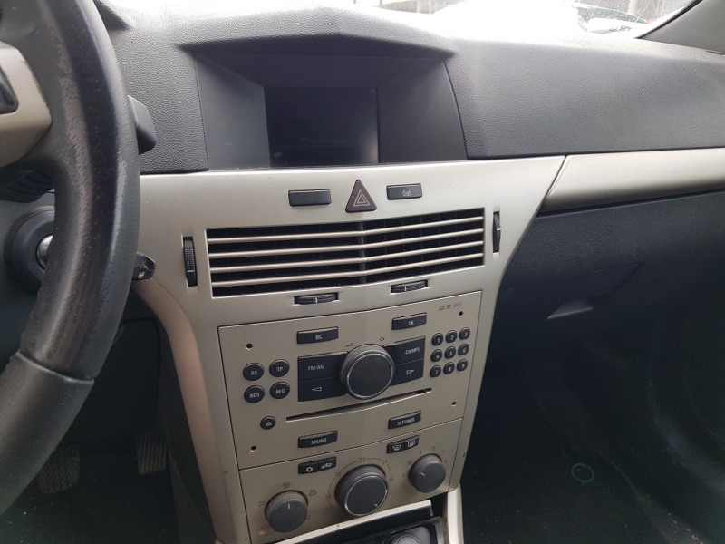 opel astra gtc del año 2008