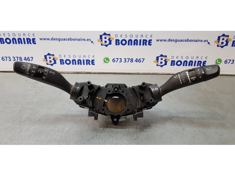 Recambio de mando multifuncion para hyundai i20 classic referencia OEM IAM 299141431  