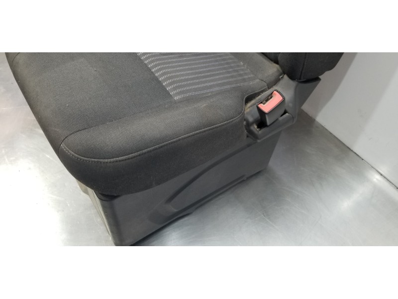 Recambio de asiento delantero derecho para ford transit kastenwagen (ttg) 350 l2 referencia OEM IAM 2415878 BK3162534AK 
