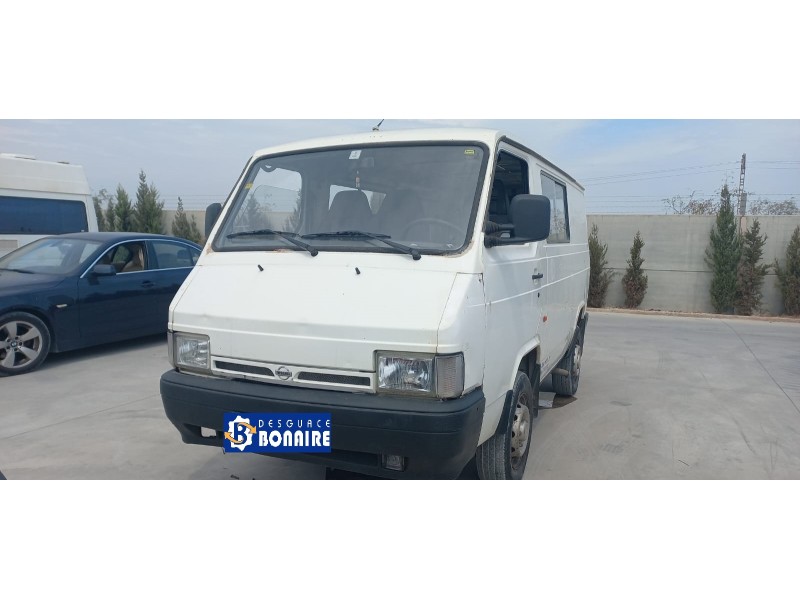 nissan trade 100 del año 1999