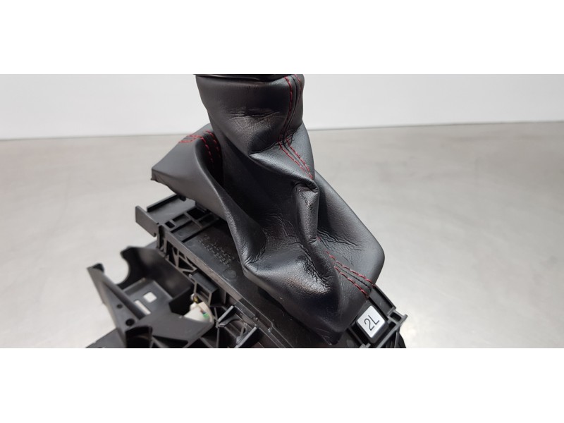 Recambio de palanca cambio para toyota rav 4 plug-in hybrid advance referencia OEM IAM 3356012650 3354240050C0 