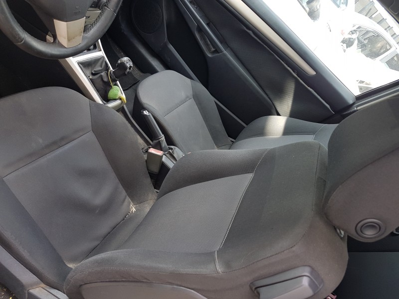 opel astra gtc del año 2008