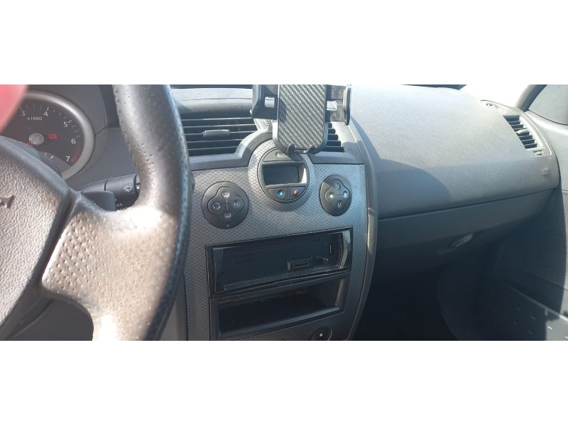 renault megane ii berlina 3p del año 2004