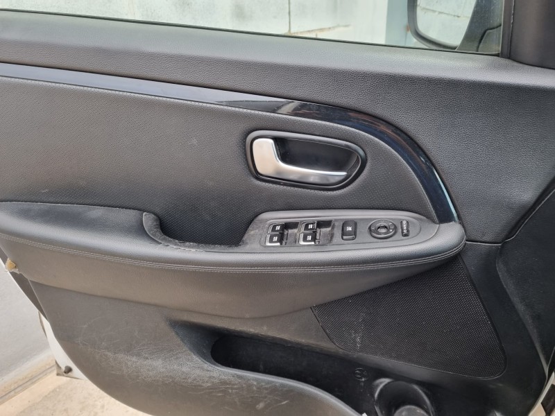 kia carens ( ) del año 2016