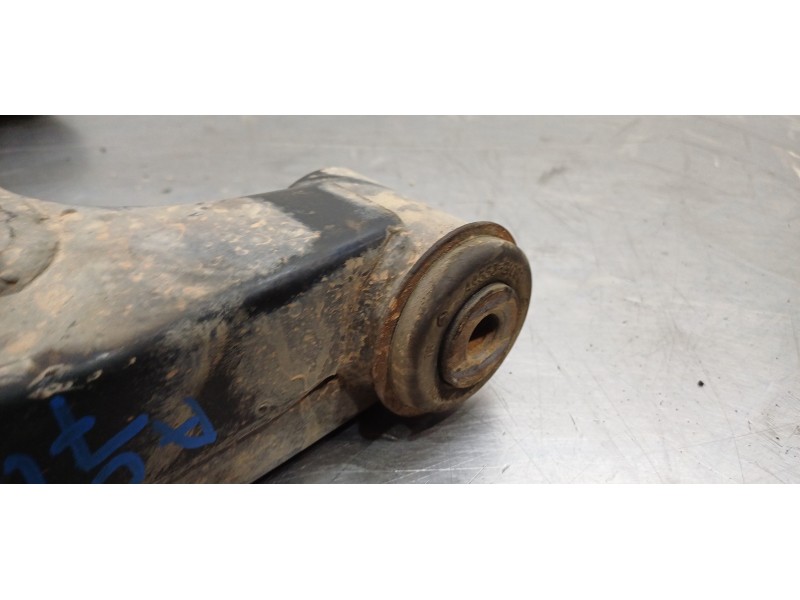Recambio de brazo suspension inferior delantero izquierdo para ssangyong rodius xdi referencia OEM IAM 4450121001  