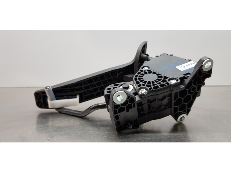 Recambio de pedal acelerador para toyota rav 4 plug-in hybrid advance referencia OEM IAM 7811033141 2701001040 