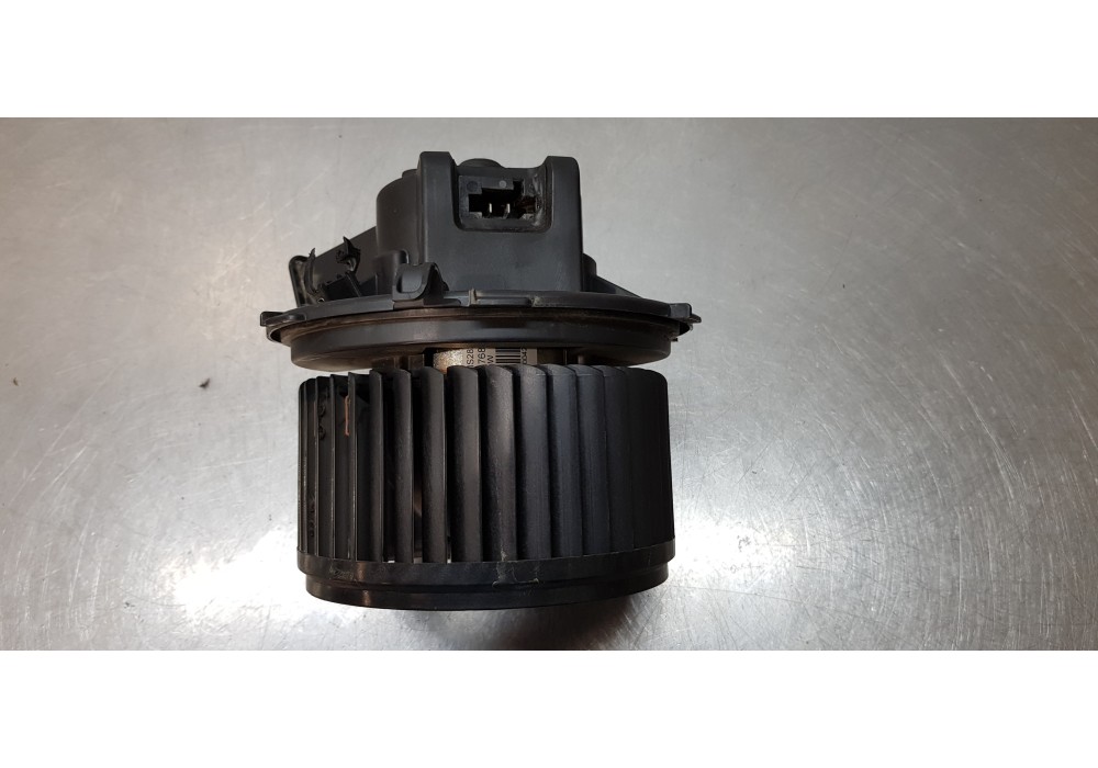 Recambio de motor calefaccion para peugeot boxer combi 333 l2h2 active blue-hdi 140 referencia OEM IAM 6441Y1  