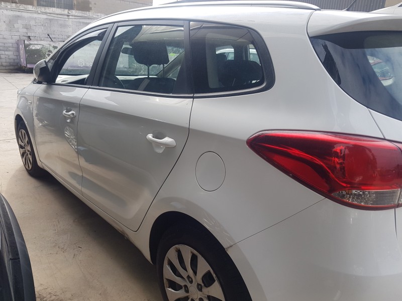 kia carens ( ) del año 2017