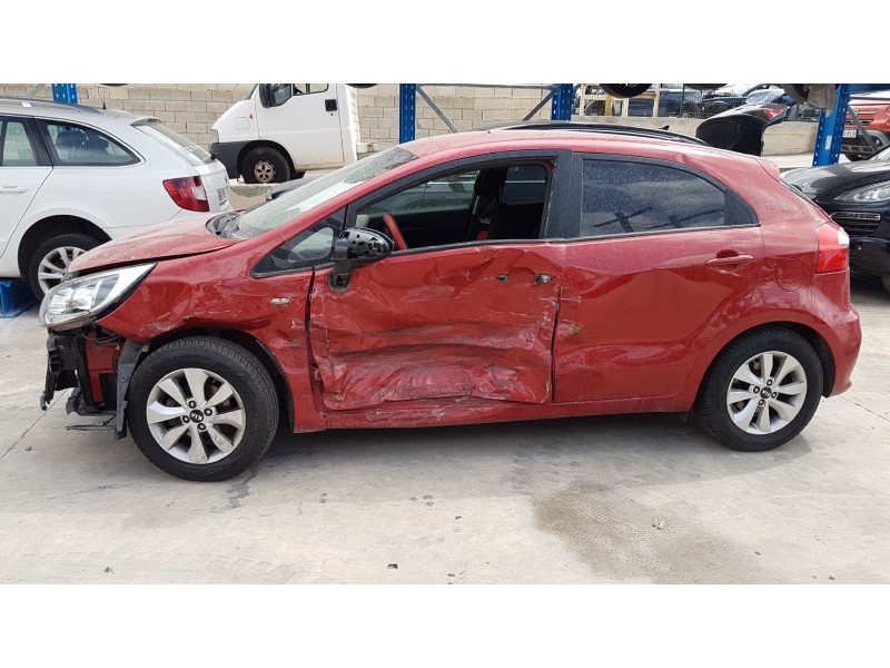 kia rio del año 2015