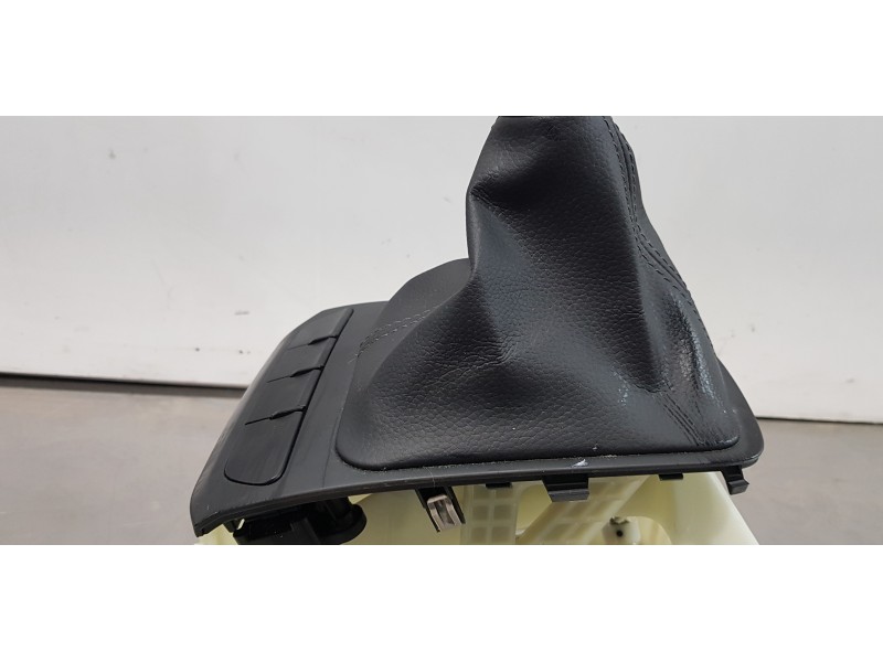 Recambio de pomo palanca cambio para kia rio (yb) drive referencia OEM IAM 43700H8150WK   Recambio de pomo palanca cambio para kia rio (yb) drive referencia OEM IAM 43700H8150WK