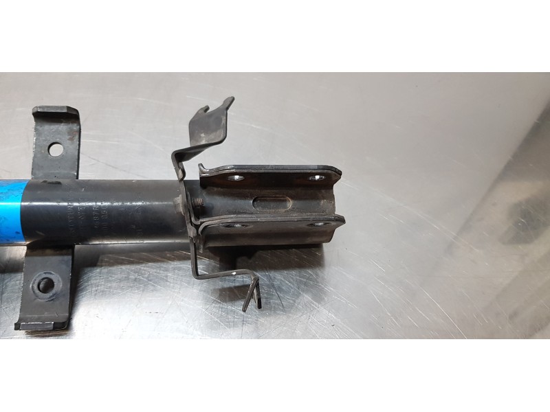 Recambio de amortiguador delantero derecho para renault captur limited referencia OEM IAM 543021687R   Recambio de amortiguador delantero derecho para renault captur limited referencia OEM IAM 543021687R