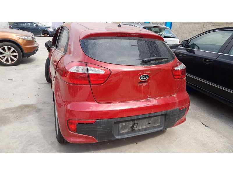 kia rio del año 2015