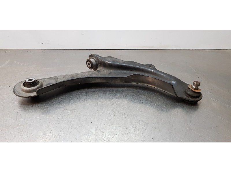 Recambio de brazo suspension inferior delantero derecho para renault captur limited referencia OEM IAM 545045743R  