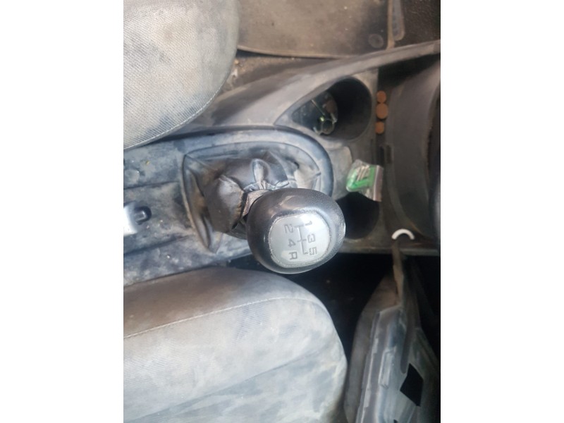 ford focus berlina (cak) del año 2003