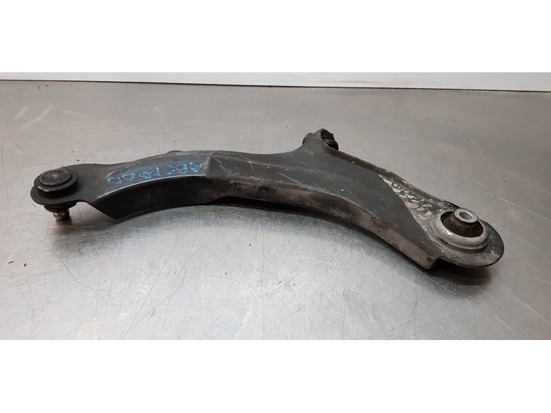 Recambio de brazo suspension inferior delantero derecho para renault captur limited referencia OEM IAM 545045743R  