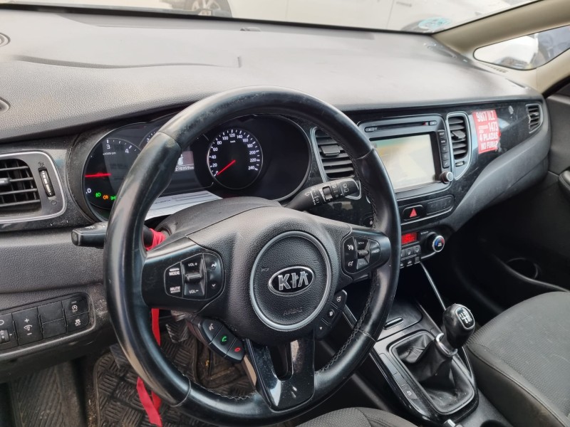 kia carens ( ) del año 2016