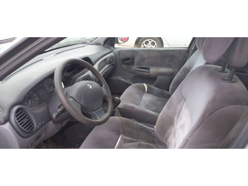 renault megane i fase 2 berlina (ba0) del año 2000 renault megane i fase 2 berlina (ba0) del año 2000