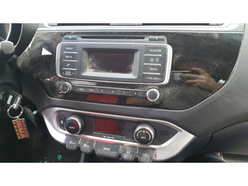 kia rio del año 2015