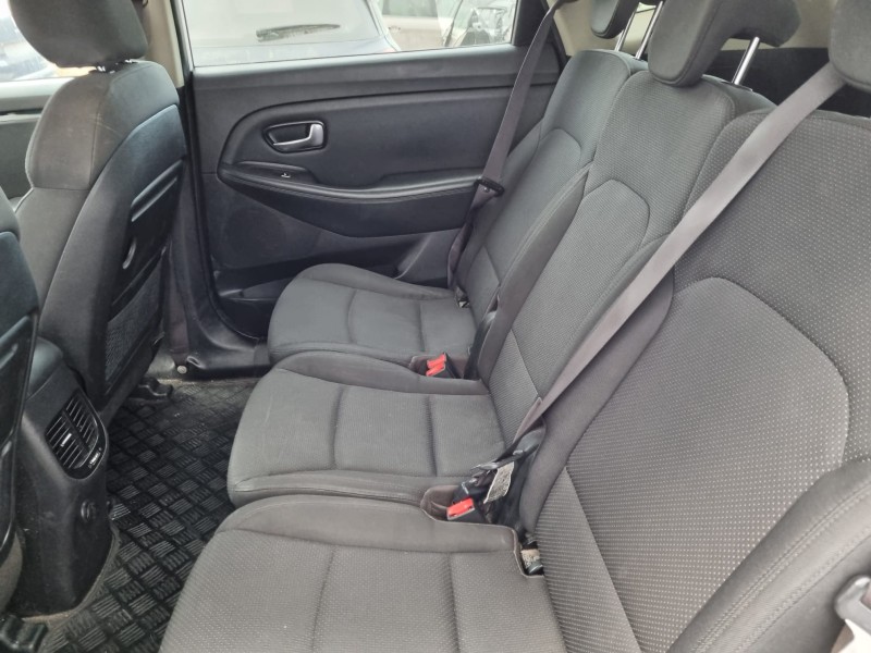 kia carens ( ) del año 2016