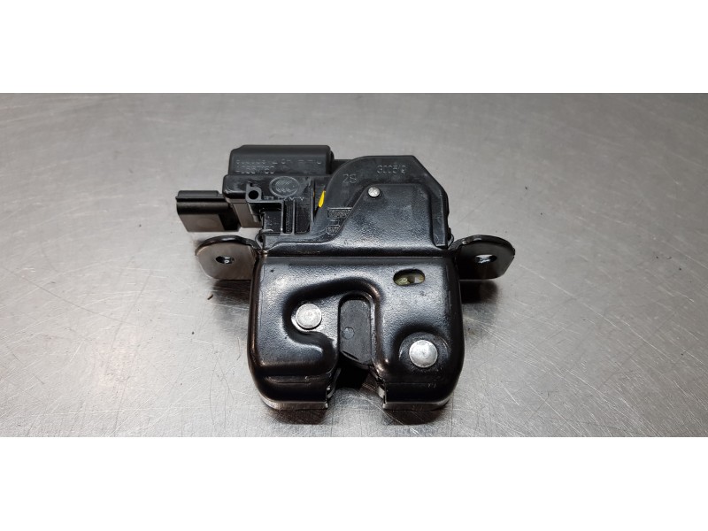 Recambio de cerradura maletero / porton para renault captur limited referencia OEM IAM 905039428R   Recambio de cerradura maletero / porton para renault captur limited referencia OEM IAM 905039428R