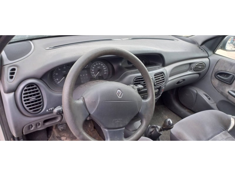 renault megane i fase 2 berlina (ba0) del año 2000 renault megane i fase 2 berlina (ba0) del año 2000