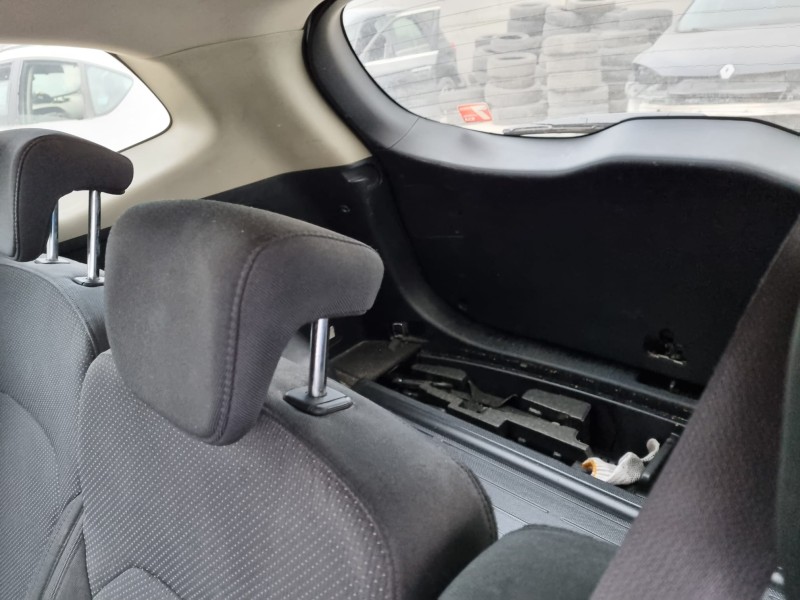 kia carens ( ) del año 2016