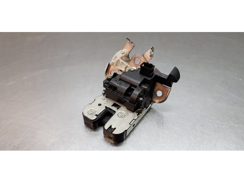 Recambio de cerradura maletero / porton para skoda octavia lim. (5e3) active referencia OEM IAM 8R0827505A  