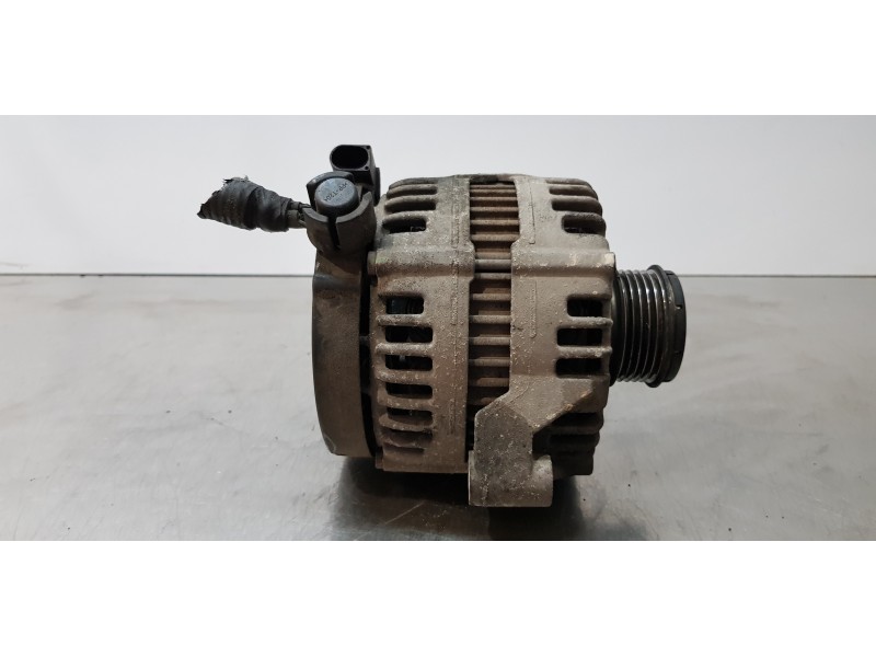 Recambio de alternador para volvo c30 d5 momentum referencia OEM IAM 30773111  