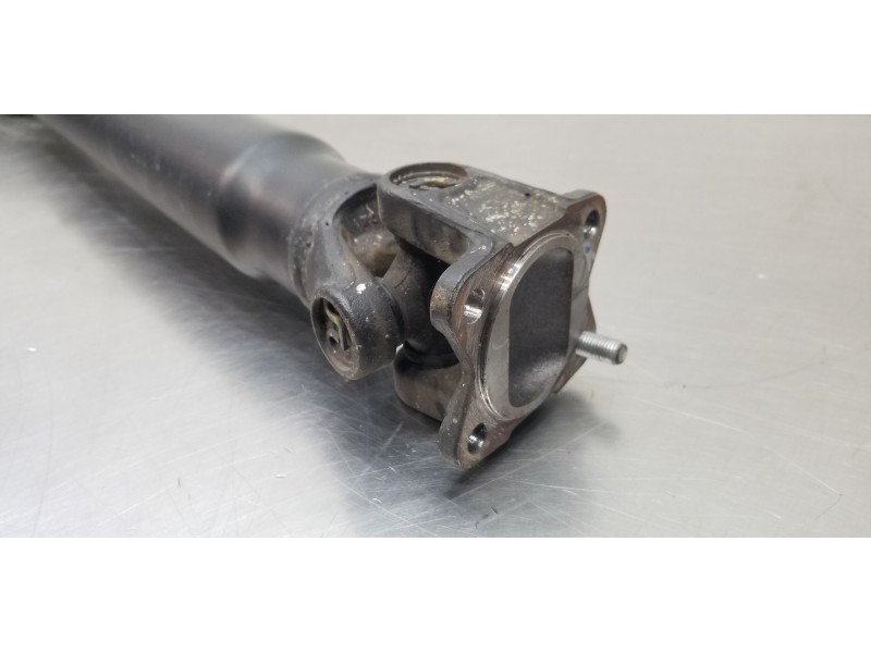 Recambio de transmision central para ssangyong rodius xdi limited referencia OEM IAM 3320021910  